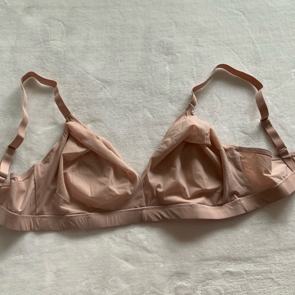 HANRO Smooth Illusion Soft Cup Bra - Picture 12 of 13